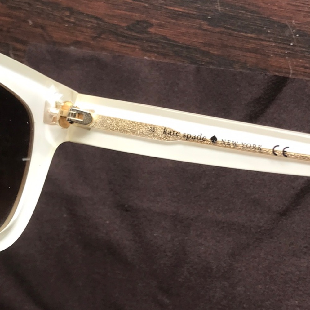 Kate Spade white sunglasses with case - Picture 2 of 3